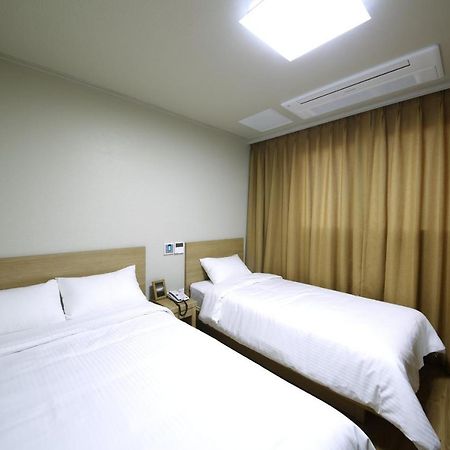 Nice Hotel Jeju Exteriör bild