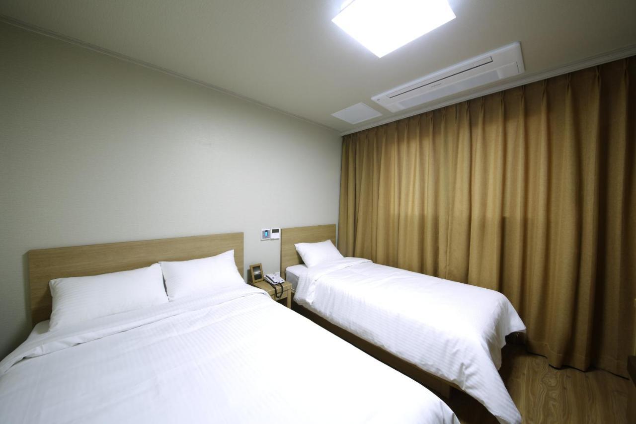 Nice Hotel Jeju Exteriör bild